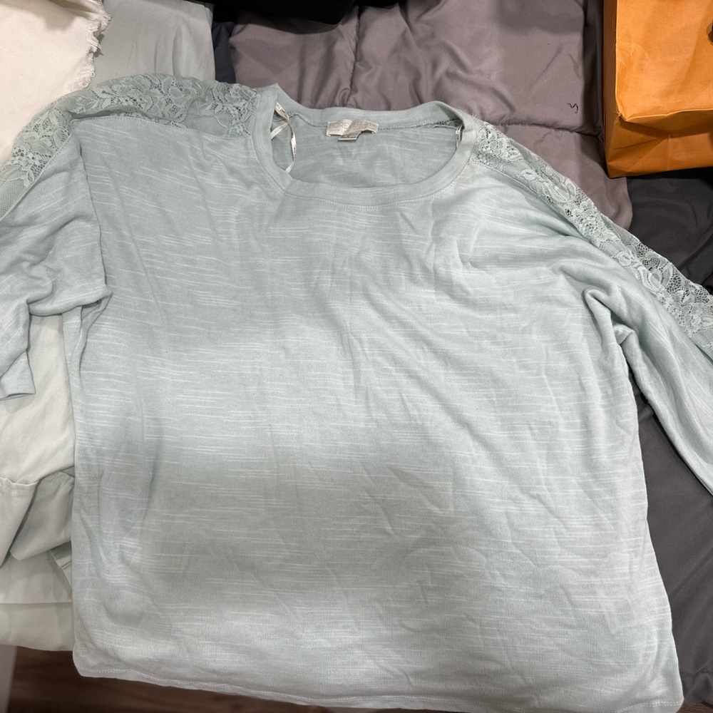 Mint Green 3/4 Sleeve Lace Top